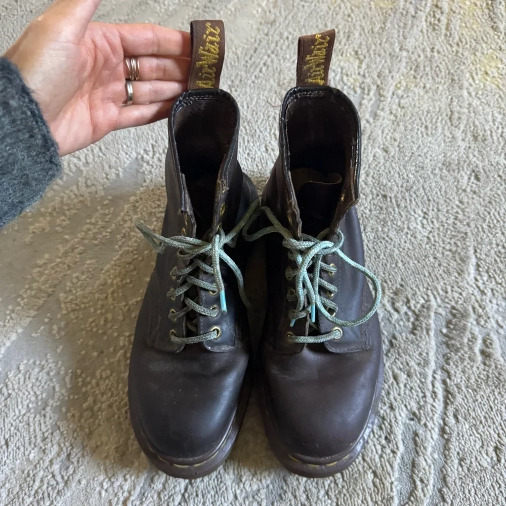 Vintage Dr. Martens boots brown lace up classic made in England 9